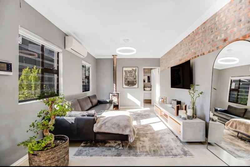 To Let 2 Bedroom Property for Rent in Green Point Western Cape